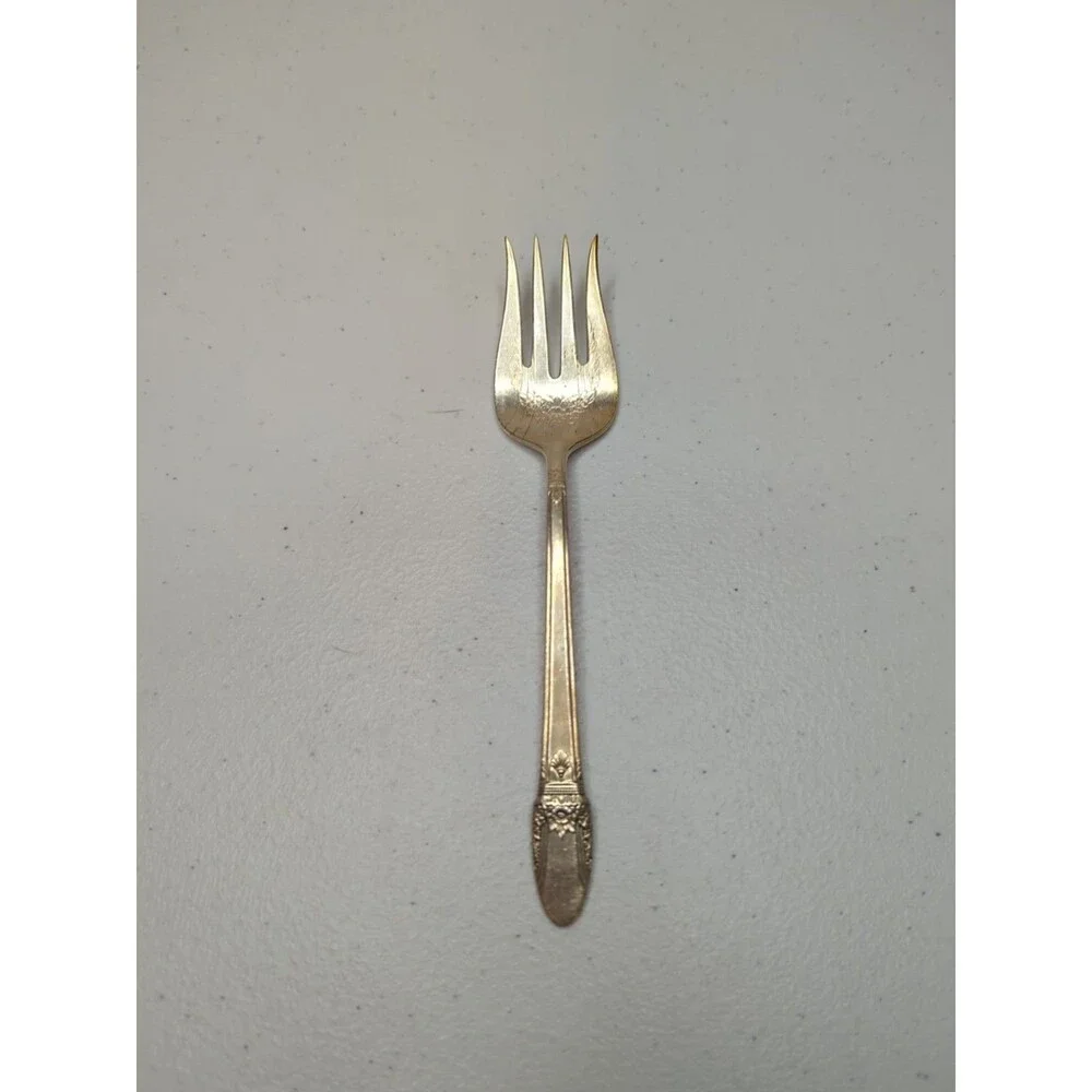 International 1847 Rogers Silverplate FIRST LOVE Chipped Beef Fork(s) 6.25